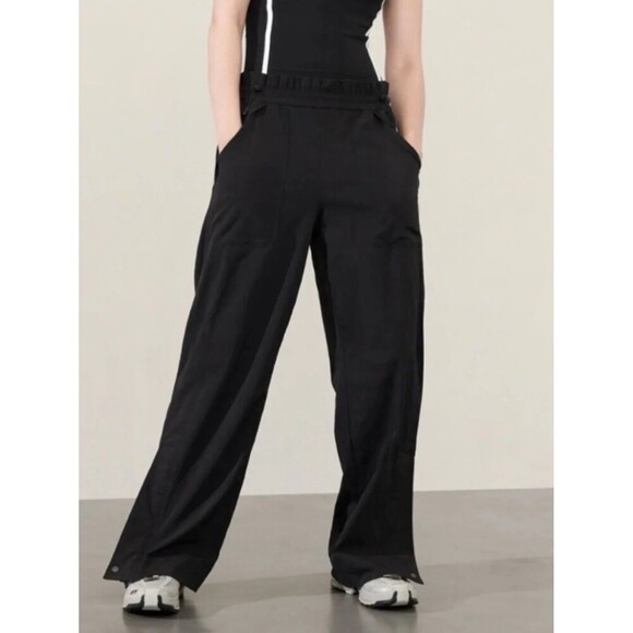 Athleta Pants - Athleta High Rise Trekkie Parachute Pant Size 10 Black Hiking Trail Ripstop